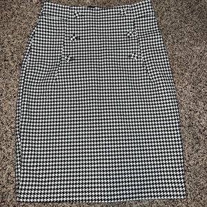 Houndstooth skirt.
